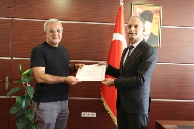 Elazığ’da sigarayı bırakan 2 vatandaşa ‘Teşekkür Belgesi’ verildi
