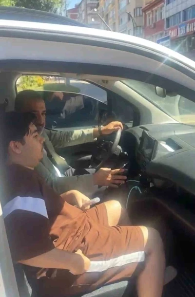 Elazığ&rsquo;da sınava ge&ccedil; kalan &ouml;ğrenciler belediye ulaşım ekipleri ile zamanında yetiştirildi

