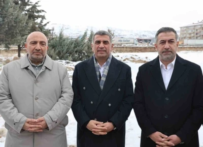 Elazığ&rsquo;da siyasiler, yeni hastane i&ccedil;in tek yumruk oldu
