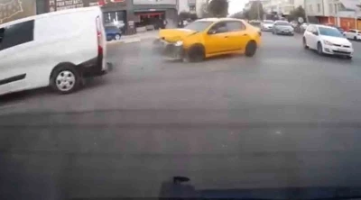 Elazığ’da trafik kazası kameralara yansıdı
