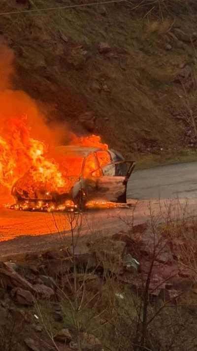 Elazığ&rsquo;da yanan otomobil k&uuml;le d&ouml;nd&uuml;
