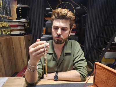 Elazığ’da yapımı tam 3 ay sürdü: Pırlanta işlemeli tespih görücüye çıktı
