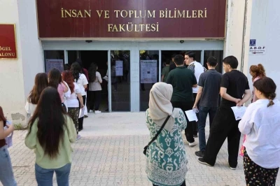 Elazığ&rsquo;da YKS heyecanı s&uuml;r&uuml;yor
