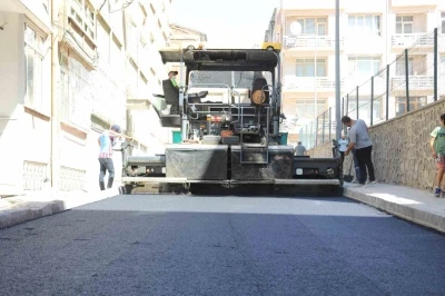 Elazığ’da yol yenileme çalışmaları devam ediyor
