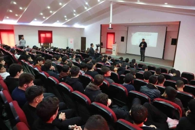 Elazığ’daki liselerde Fırat Üniversitesi tanıtıldı
