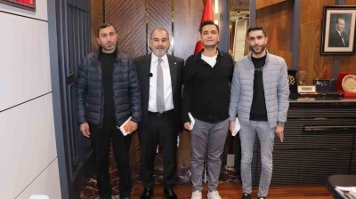 Elazığ TSO&rsquo;dan fuar katılımcılarına hediye
