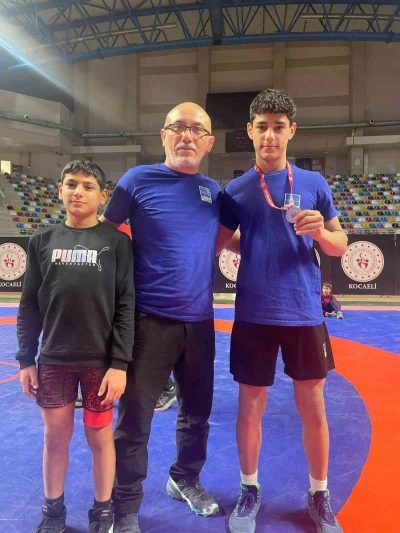 Elazığlı güreşçi milli takım kampında
