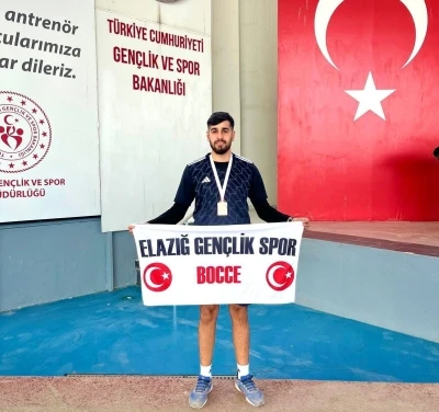 Elazığlı sporcu T&uuml;rkiye 3&rsquo;&uuml;nc&uuml;s&uuml; oldu
