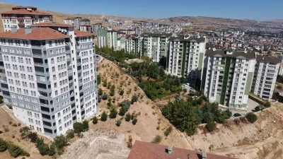 Elazığlı vatandaştan örnek çalışma: Depremde kurtardığı fidanlarla şehirde köy hayatını yaşatıyor
