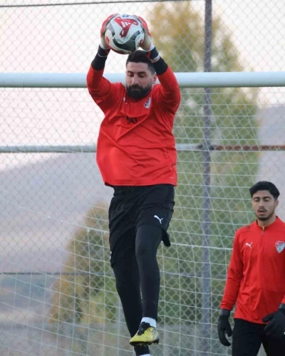 Elazığspor&rsquo;da kaleci Muammer&rsquo;e kul&uuml;p bulması i&ccedil;in izin verildi
