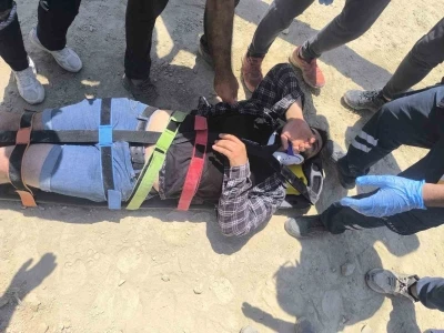 Elektrik direğinde akıma kapılan iş&ccedil;i yaralandı

