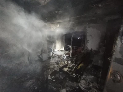 Elektrik kontağından çıkan yangında alevlere teslim olan ev kullanılmaz hale geldi
