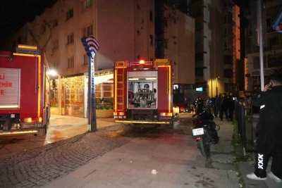 Elektrik panosundan &ccedil;ıkan yangın paniğe neden oldu

