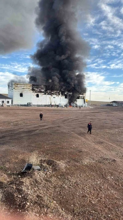 Elektrik &uuml;retim tesisinde yangın
