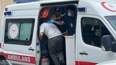 Elektrikli bisikletten d&uuml;şen s&uuml;r&uuml;c&uuml; yaralandı
