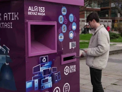 Elektronik atıklar &ccedil;&ouml;pe değil, atık kumbarasına

