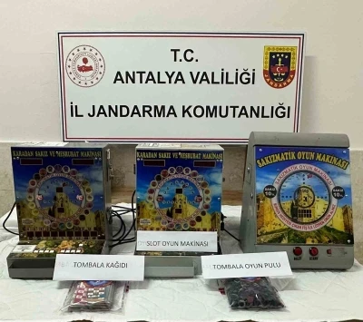 Elmalı&rsquo;da sakızmatik ile kumara operasyon: 2 ş&uuml;pheli yakalandı
