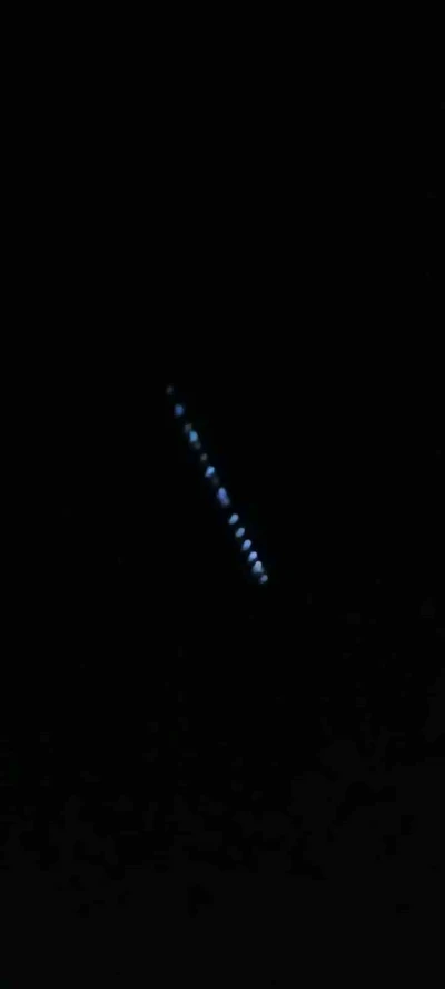 Elon Musk&rsquo;ın &lsquo;Starlink uydu zinciri&rsquo; Erzincan semalarında g&ouml;r&uuml;ld&uuml;
