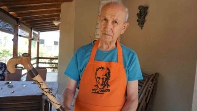 Emekli eğitimci, unutulmaya y&uuml;z tutan bastonculuk zanaatını yaşatıyor
