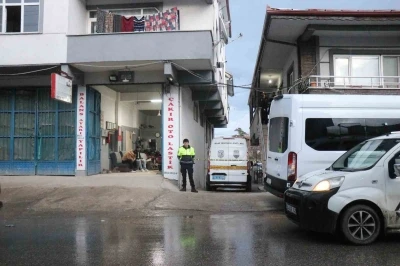 Emekli polis dehşet sa&ccedil;tı: Eşini ve MHP il&ccedil;e başkanını silahla vurarak &ouml;ld&uuml;rd&uuml;
