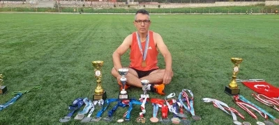 Emekli polis, deprem bölgesinden rekorlara koşuyor
