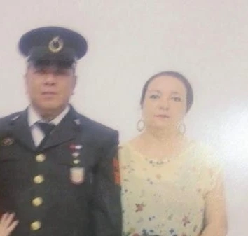 Emekli uzman &ccedil;avuşun &ouml;ld&uuml;rd&uuml;ğ&uuml; 16 yaşındaki kızı ve eşi Eskişehir&rsquo;de toprağa verildi
