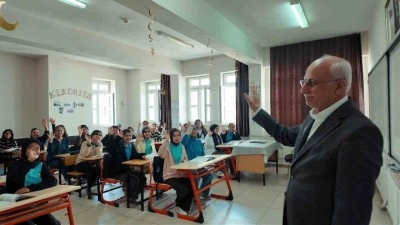 Emekliye ayrılan okul m&uuml;d&uuml;r&uuml;ne veda