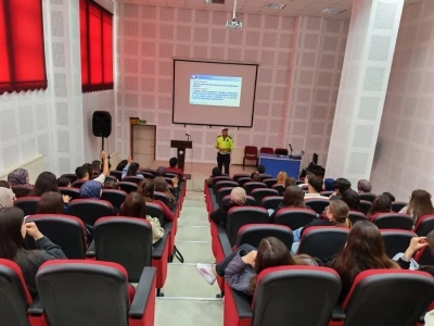 Emet MYO&rsquo;da genel trafik kuralları konferansı
