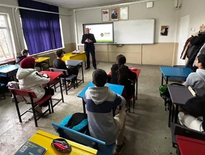 Emet &Ouml;rencik İlkokulunda sıfır atık eğitimi verildi
