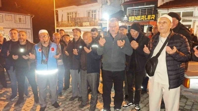 Emet ve Hisarcık&rsquo;tan 33 kişilik umre kafilesi dualarla uğurlandı
