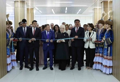 Emine Erdoğan, Kazakistan&rsquo;da Sıfır Atık Eğitim Laboratuvarı&rsquo;nın a&ccedil;ılışını yaptı
