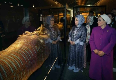 Emine Erdoğan, Mısır Cumhurbaşkanı es-Sisi&rsquo;nin eşi Entissar Amer ile bir araya geldi
