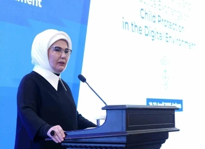 Emine Erdoğan: "&Ouml;zellikle teknoloji şirketlerinin hesap verebilir olmaları ve &ccedil;ocuk dostu tasarım yapmaları bir zorunluluktur"
