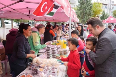 Emirbeyazıt İlkokulu’ndan Gazze’ye &quot;Umut&quot; sergisi
