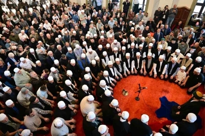 Emirsultan&rsquo;da Erguvan Bayramı coşkusu
