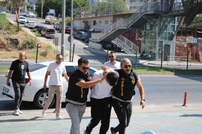 Emlakçıyı arayıp kiraladığı evde cinayet işlediğini söyleyen zanlı Gümüşhanede yakalandı
