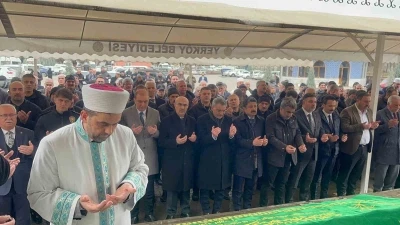 Emniyet Genel M&uuml;d&uuml;r&uuml; Demirtaş, eniştesinin cenaze t&ouml;renine katıldı
