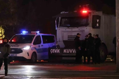 Emniyet g&uuml;&ccedil;leri huzurlu ve g&uuml;venli yılbaşı i&ccedil;in denetimlerini arttırdı
