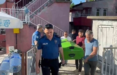 Emniyet mensubu evinde &ouml;l&uuml; bulundu
