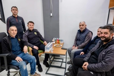 Emniyet M&uuml;d&uuml;r&uuml; &Ccedil;ağlar esnafla buluştu
