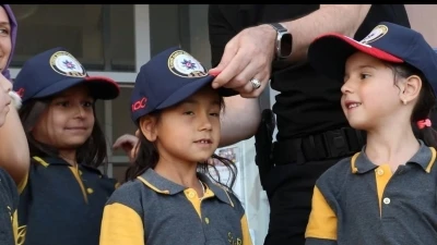 Emniyet müdüründen şehit polise vefa: Şehidin oğlunu okuldan alıp evine bıraktı

