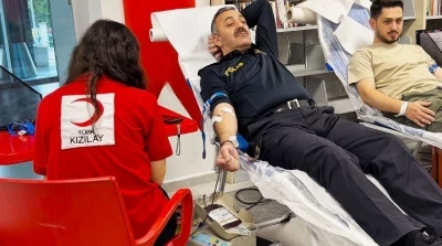 Emniyet personelinden kan bağışı
