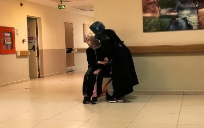 Emzirdiği bebeği soluksuz kalıp &ouml;ld&uuml;
