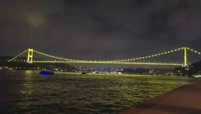 Endometriozis farkındalık ayı nedeniyle Fatih Sultan Mehmet K&ouml;pr&uuml;s&uuml; sarıya b&uuml;r&uuml;nd&uuml;
