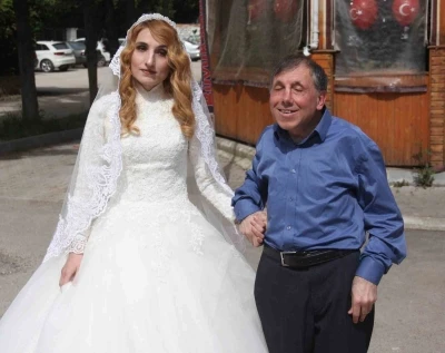 Engel tanımayan &ccedil;ifti b&uuml;y&uuml;kşehir belediye otob&uuml;s&uuml; ayırdı
