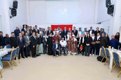 Engeller sevgiyle aşıldı: Ahlat’ta özel gün için anlamlı buluşma
