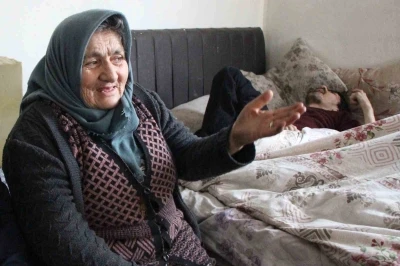 Engelli evlatlarına &ouml;mr&uuml;n&uuml; adayan anne
