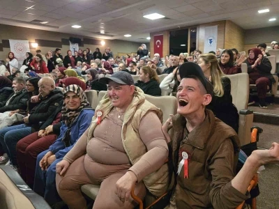 Engelliler Günü’nde hazırladıkları gösteriyle farkındalık oluşturdular
