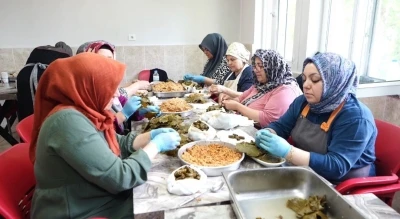 Erbaa Belediyesi&rsquo;nden Narince yaprağıyla rekorluk lezzet
