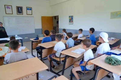 Erbaa&rsquo;da &ccedil;ocuklar, yaz tatilini Kur&rsquo;an kursunda değerlendiriyor
